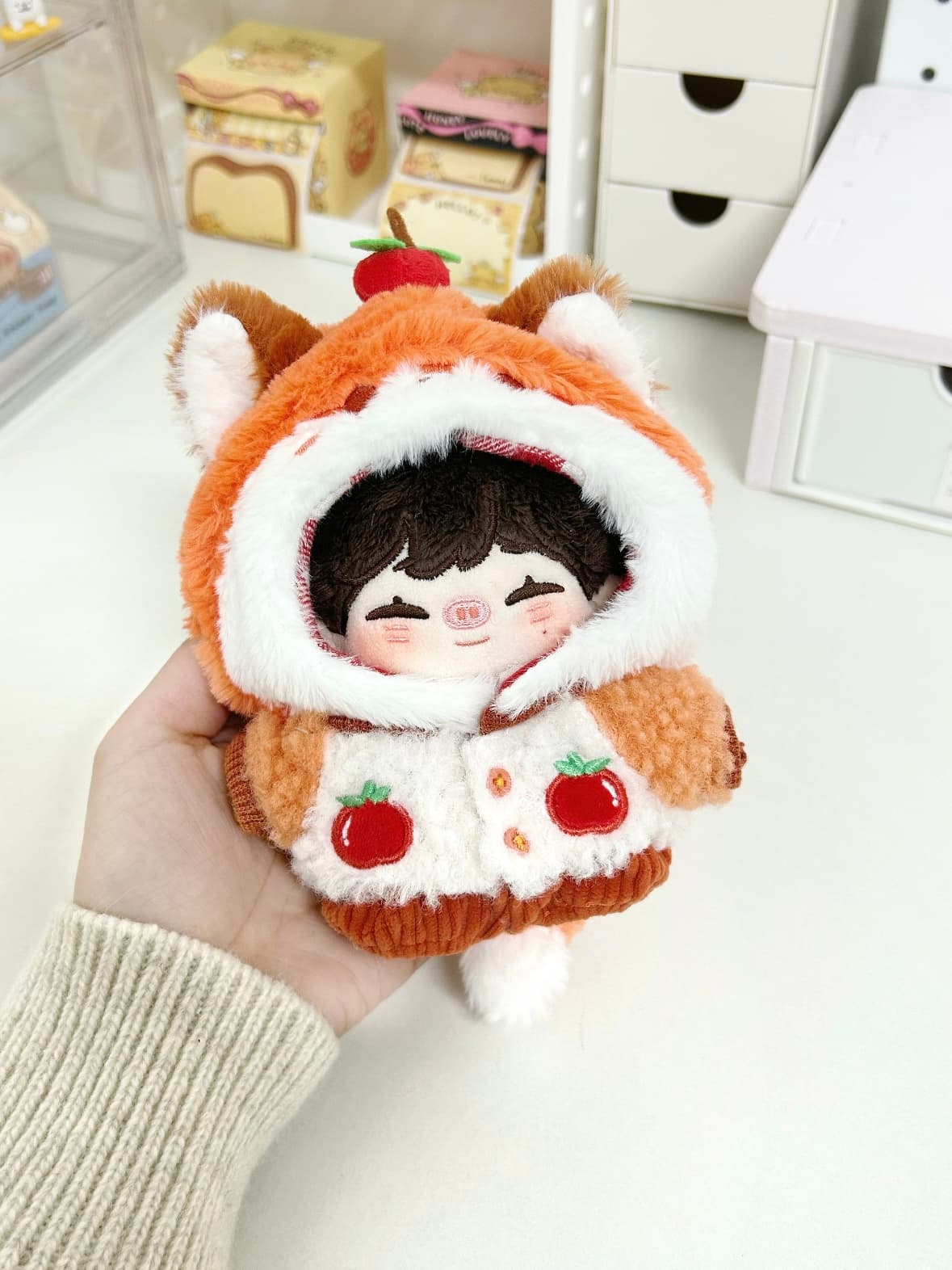 【10cm】ぬいぐるみ服 もぐもぐりんごキツネ